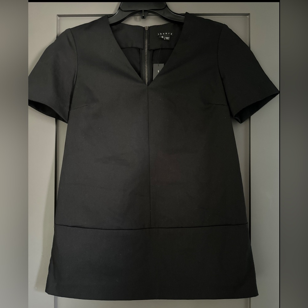 $255 NWT Theory KALISTE Monza Black Top Blouse Sz P Two Front pockets V Neck